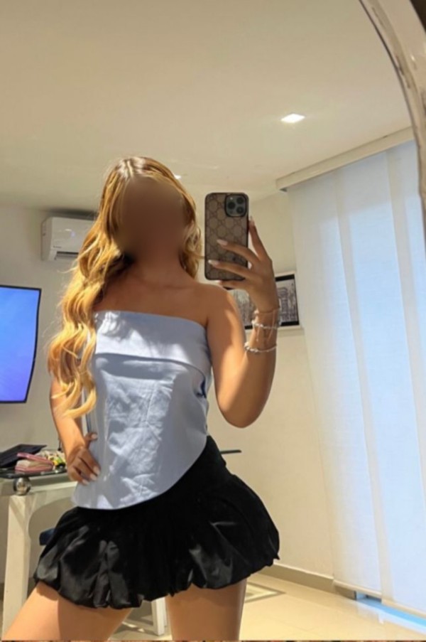 Porriño Novedad jovencita rubia muy guapa para complacerte