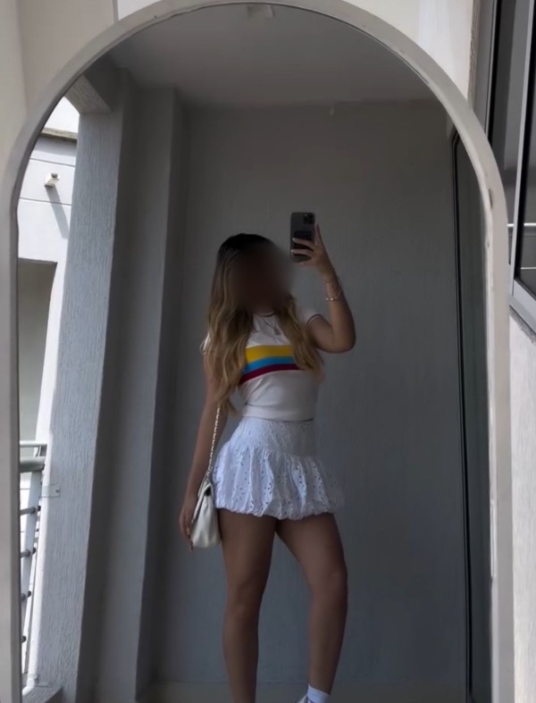 Porriño Novedad jovencita rubia muy guapa para complacerte