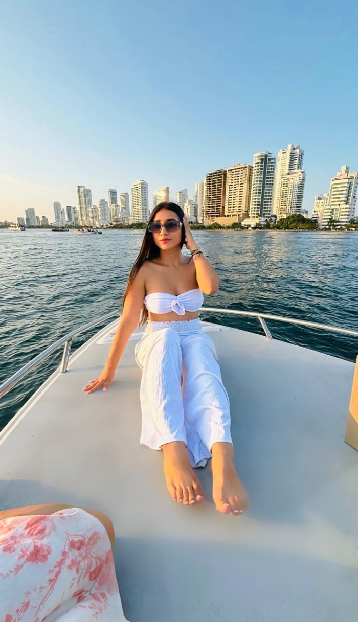 Colombiana muy jovencita y cachonda