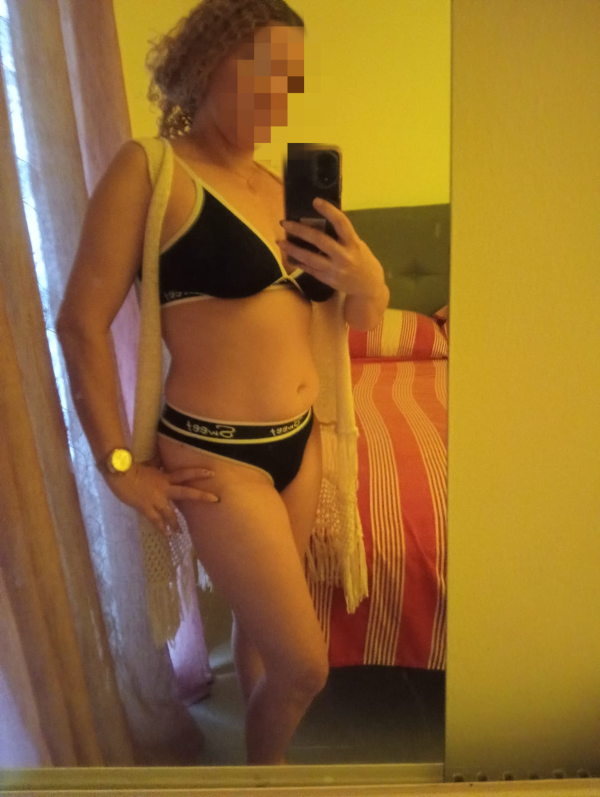 NOVEDAD TANIA ARDIENTE BESOS DIVERTIDA