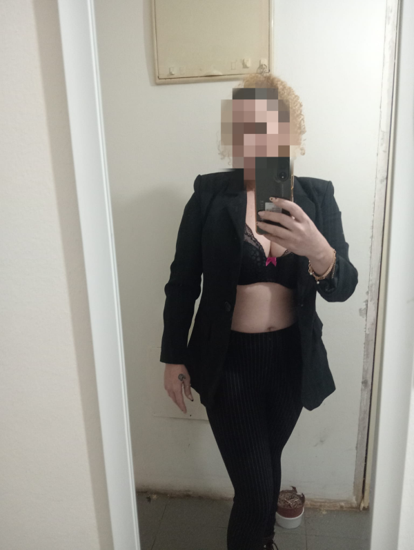 NOVEDAD TANIA ARDIENTE BESOS DIVERTIDA