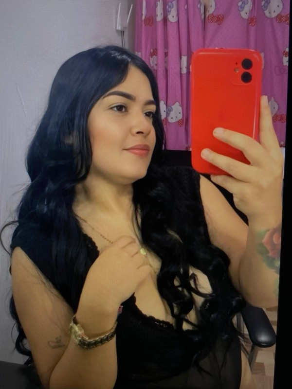 TU COLOMBIANA EN CARIÑO Y POSES