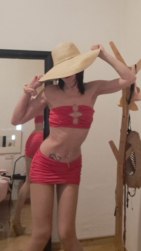 MUJER SUPER JUGUETONA Y MUY TRAVIESA