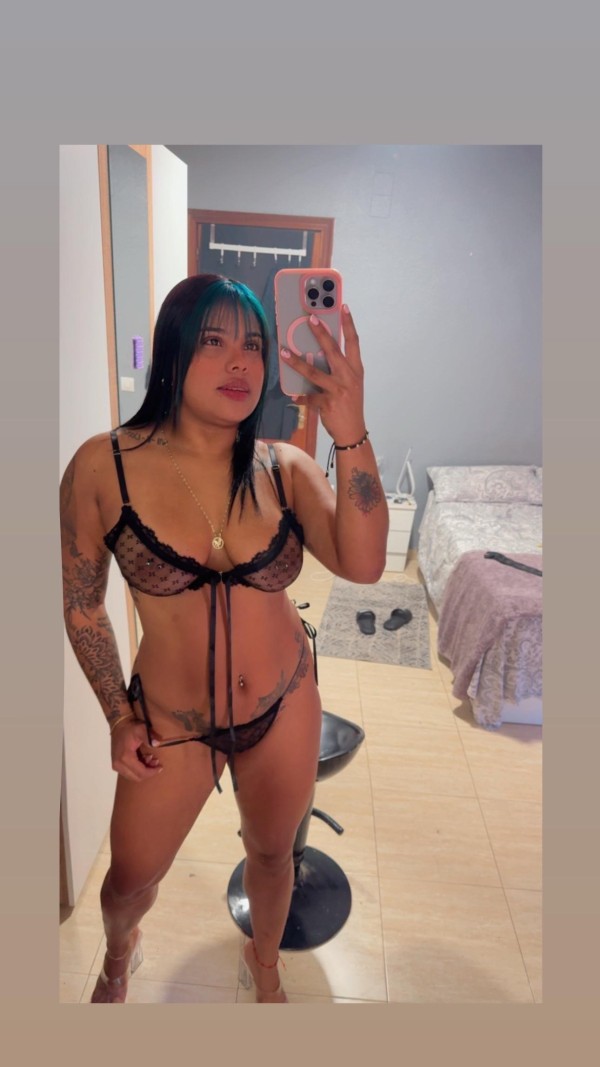 Divertida y traviesa