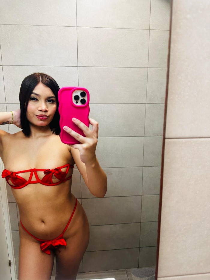 LATINA SEXY Y CARIÑOSA