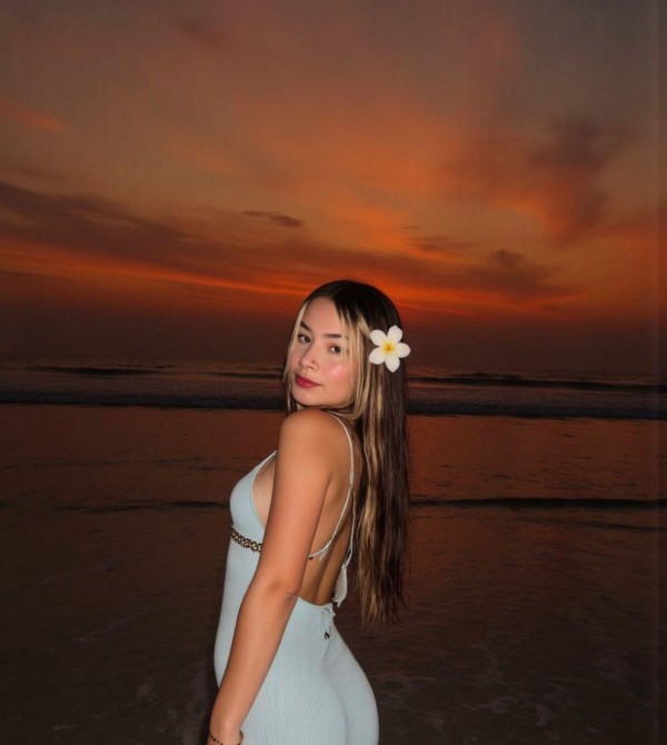 LUNITA COLOMBIANA RECIEN LLEGADA