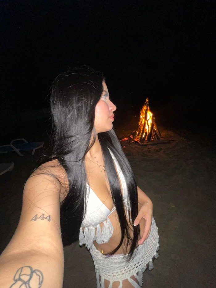 COLOMBIANA ARDIENTE FIESTERA BOMBA DE SEXO