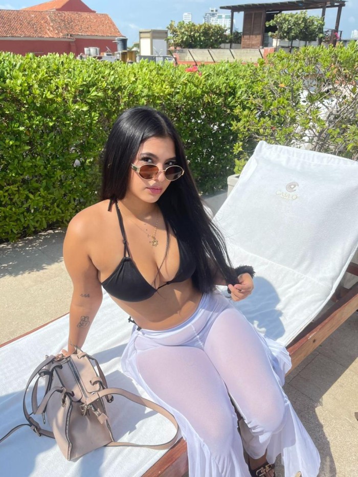 COLOMBIANA ARDIENTE FIESTERA BOMBA DE SEXO