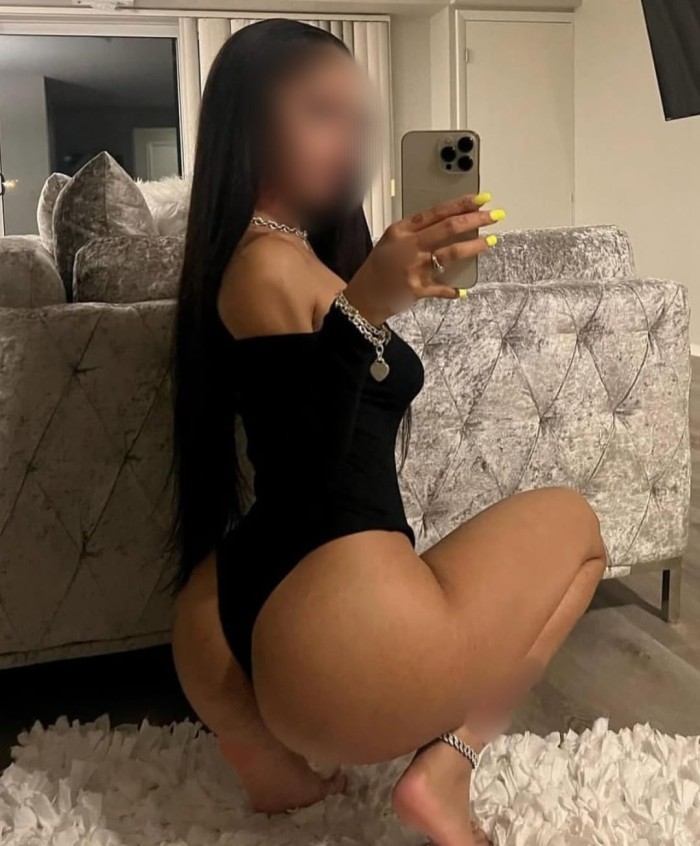 ALEJANDRA JOVENCITA CON RICAS TETAS FULL FIESTERA