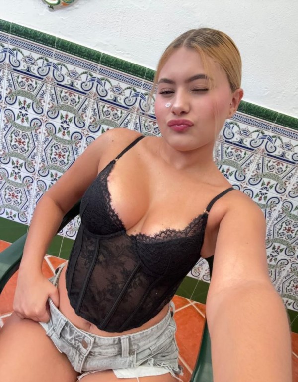 ALISON 651048222 TU COLOMBIANA EN TORREVIEJA