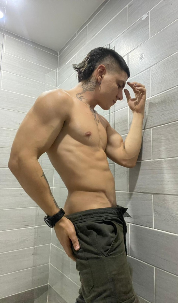 SEXY ATRACTIVO FOGOSO FIESTERO LLENO DE LUJURIA PARA TI TE ANIMAS NOVEDAD