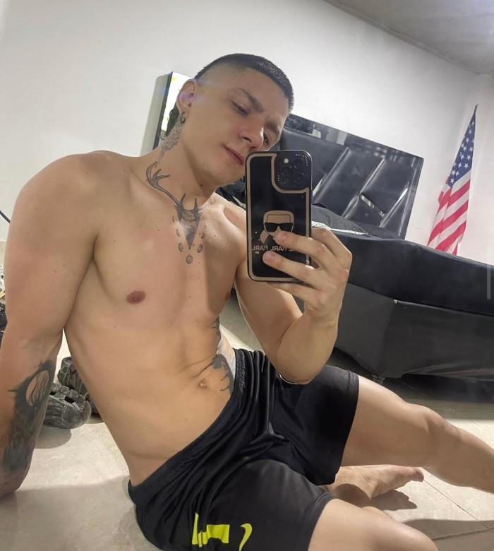 SEXY ATRACTIVO FOGOSO FIESTERO LLENO DE LUJURIA PARA TI TE ANIMAS NOVEDAD