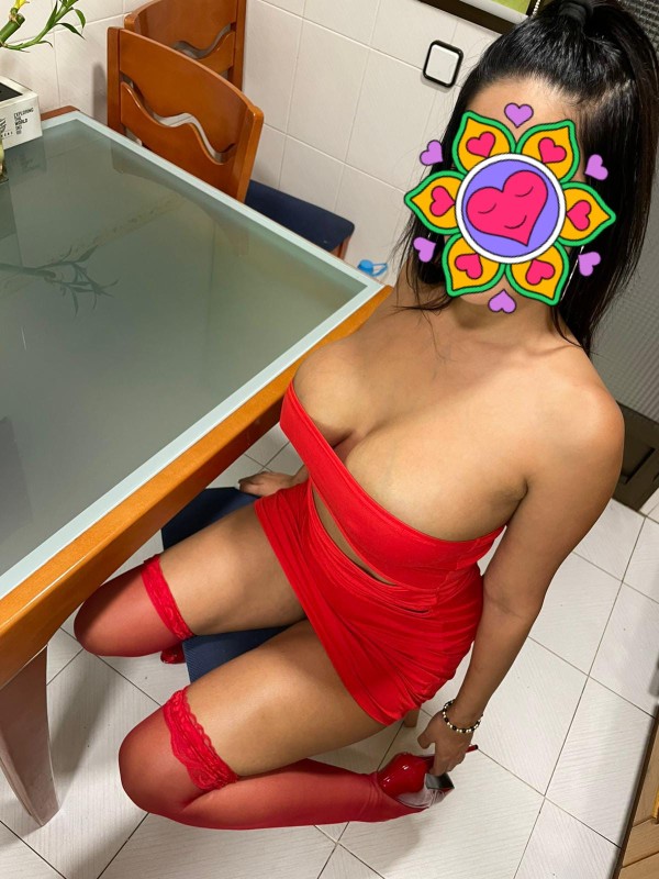 Chica latina en Sevilla