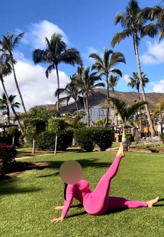 Alexia chica real natural femenina elegante 100%