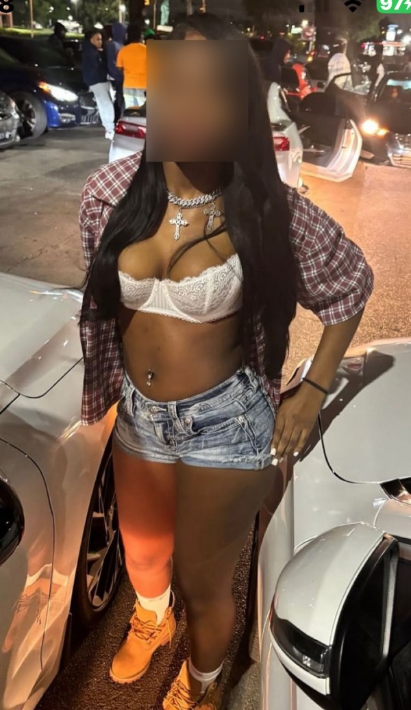 DULCE, CARIÑOSA Y TENTADORA COLOMBIANA RECIEN LLEGADITA A ALICANTE