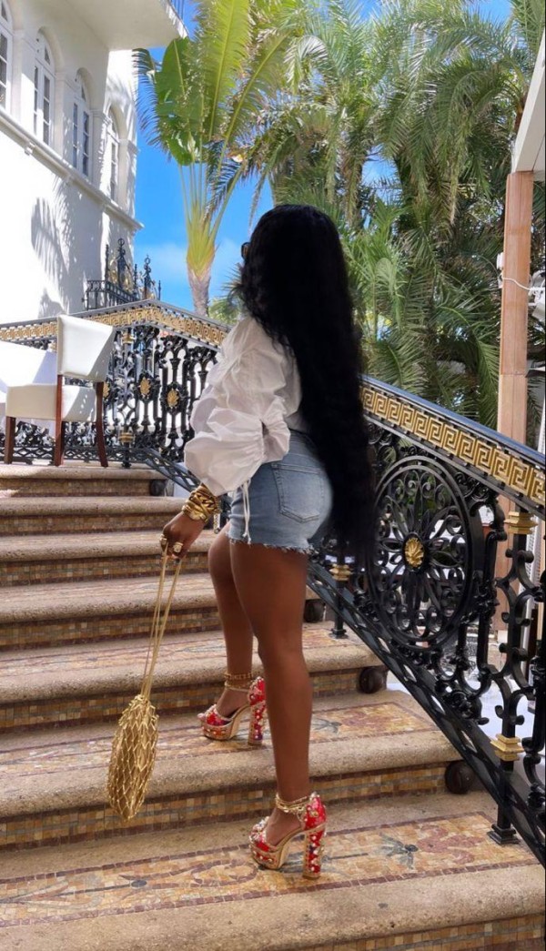 DULCE, CARIÑOSA Y TENTADORA COLOMBIANA RECIEN LLEGADITA A ALICANTE