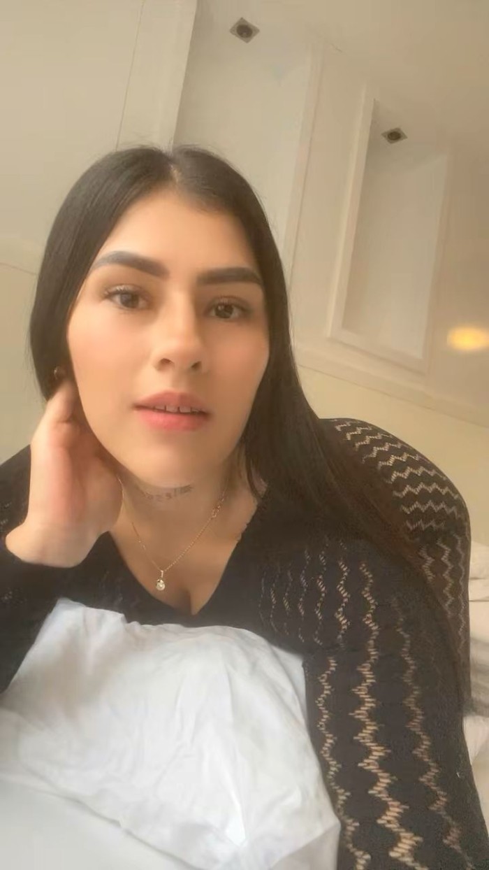 ARDIENTE Y TOTALMENTE IMPLICADA, 614812890