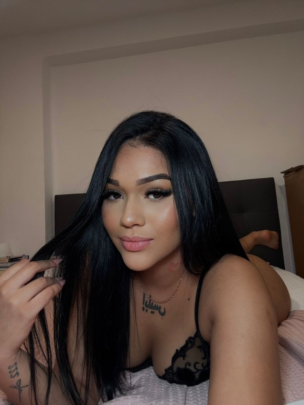 Mia 19 años, PIERDE EL CONTROL CONMIGO…