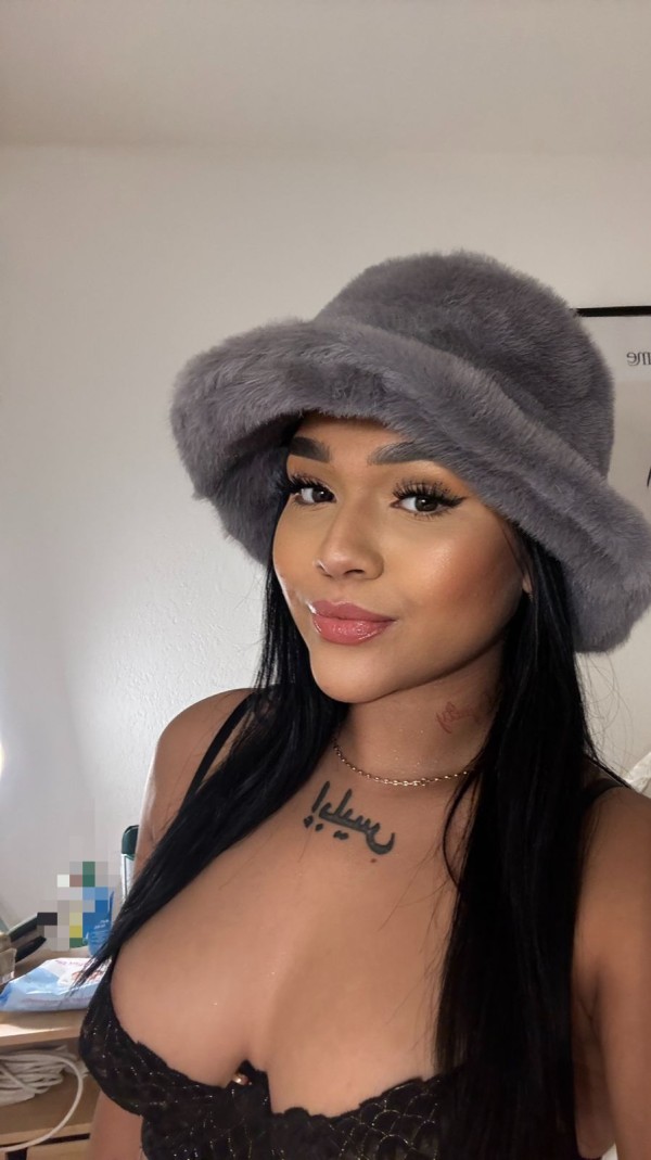 Mia 19 años, PIERDE EL CONTROL CONMIGO…