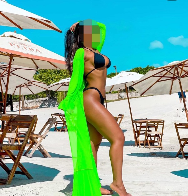 CACHONDA, SEXI Y COMPLACIENTE ( MOJADITA) VEN A METER TU POLLA EN MI COÑO