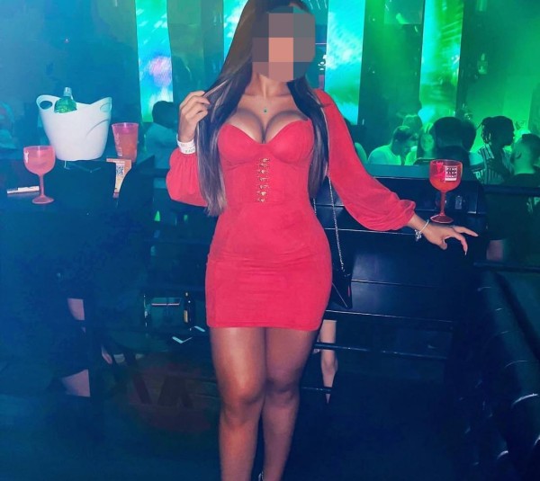 CACHONDA, SEXI Y COMPLACIENTE ( MOJADITA) VEN A METER TU POLLA EN MI COÑO