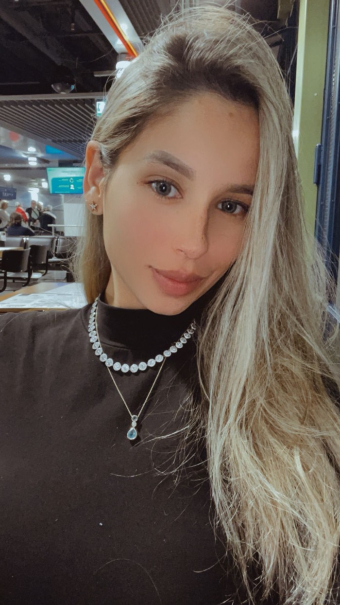 TE ENCIENDE CON SU NATURALIDAD 673546210