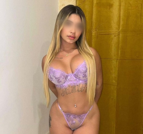 RICA RUBIA VEN Y AZÓTAME