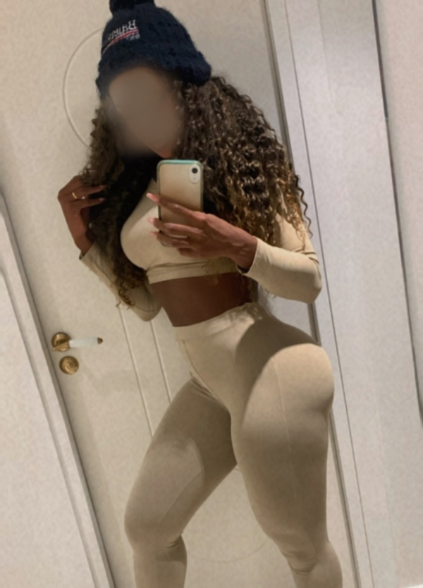 Carla Latina caliente