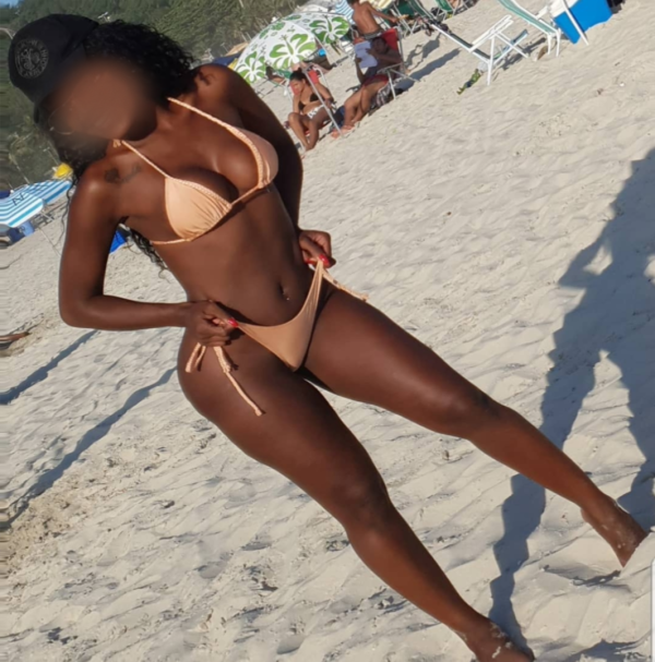 Carla Latina caliente