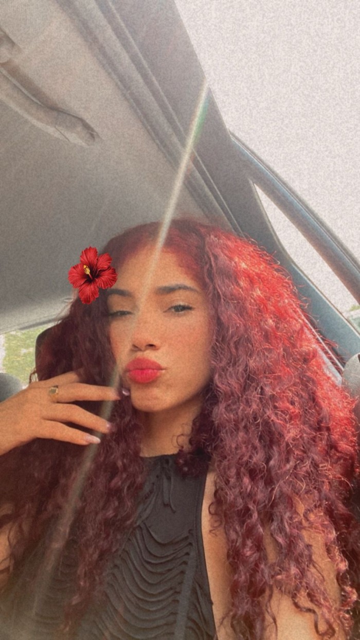 Teen venezolana muy caliente pelirroja