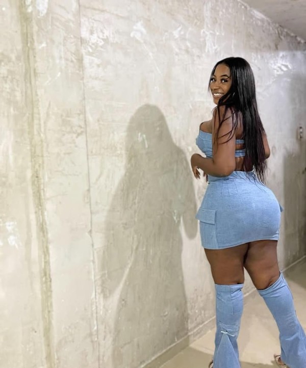 KATALINA 28 años, FIESTERA MUY COMPLACIENTE…