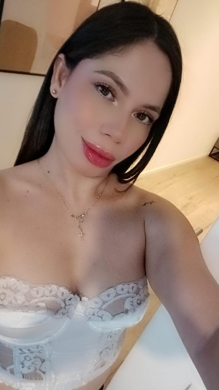 QUIERO TODA TU POLLA EN MI BOCA