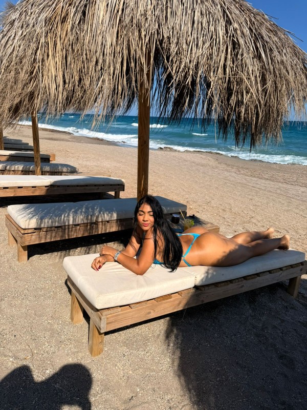 672847047  Sofía y Michelle REINAS DE LOS MOVIMIENTOS ERÓTICOS AMOR