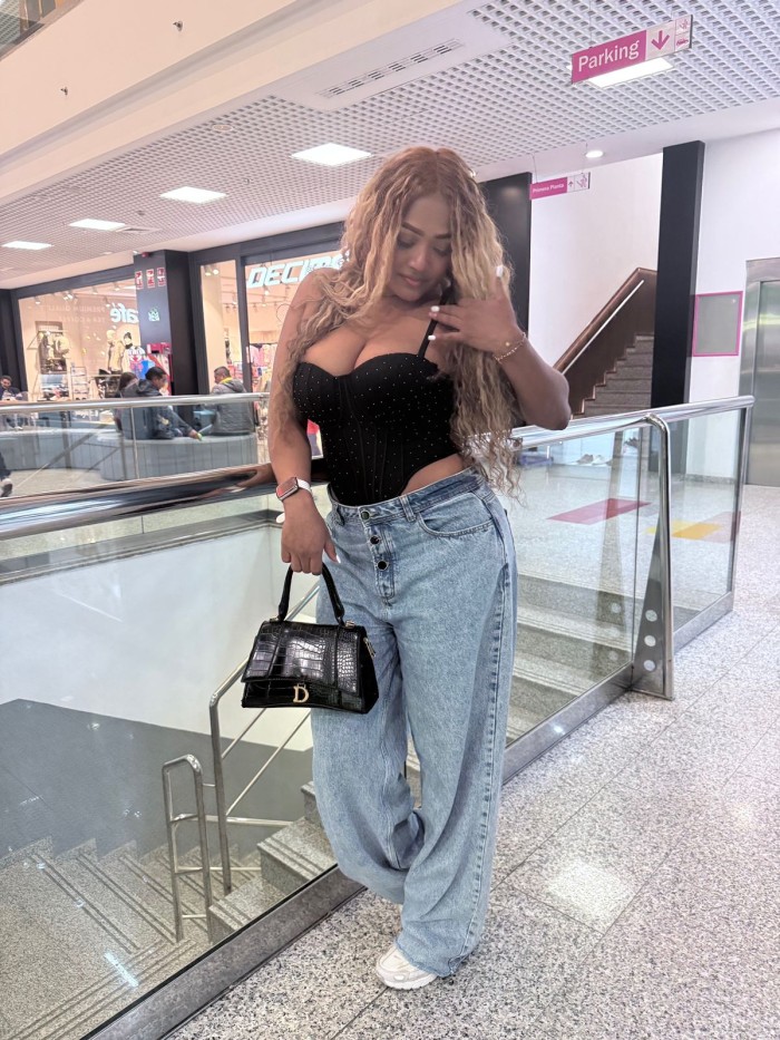 ARDIENTE MORENAZA EN BURGOS SEXO FIESTA A TOPE