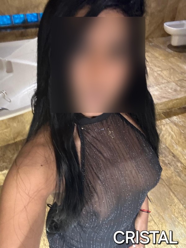 Cristal 26 años – Dominicana con carácter, actitud y energía sensual