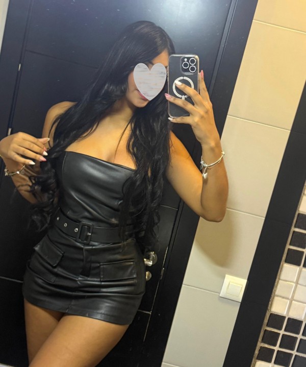 Camila | Modelo Venezolana de Alto Voltaje