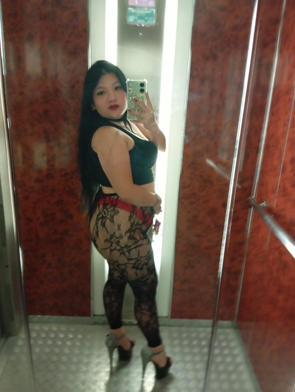 Sara latina venezolana en la roda activa salidas todos los pueblos cercano