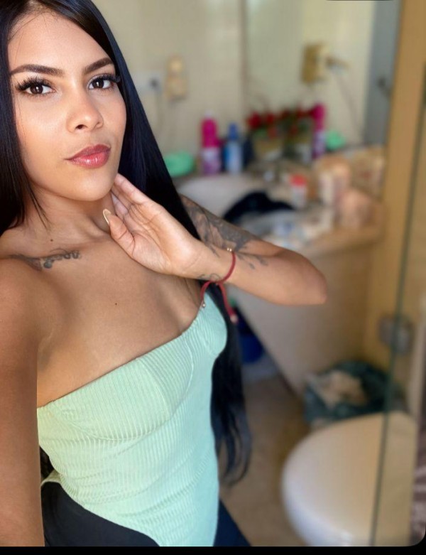 APACIONADA Y DIVERTIDA BUENAS MAMADAS CORRIDA EN BOCA