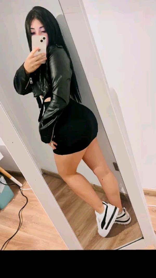 NOVEDAD, latina BOMBA sensual y belleza natural.