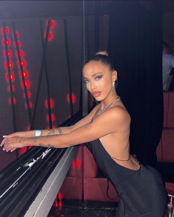 Emily & Evelyn Twins SISTERS