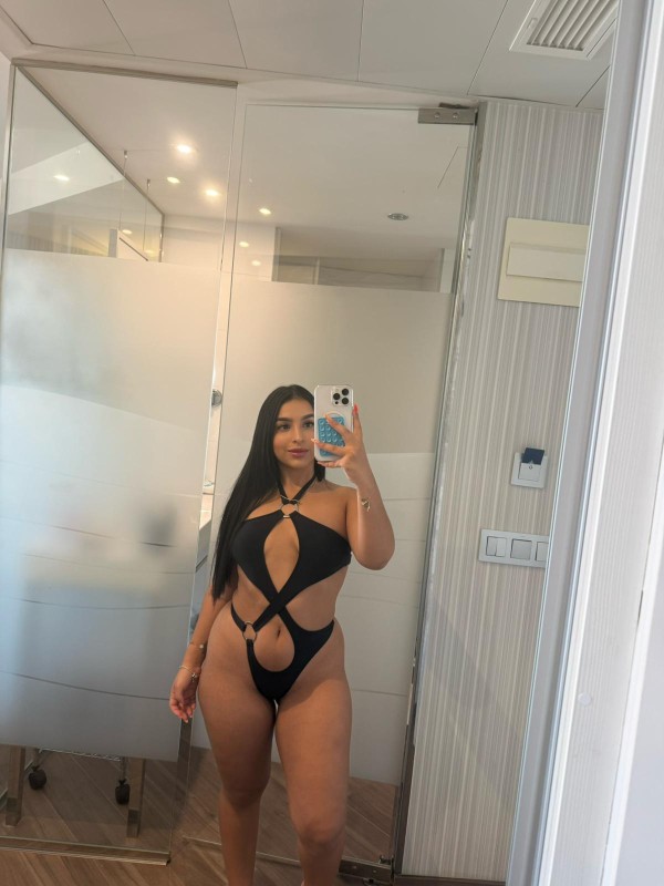 HERMOSA LATINA NUEVA POR PUERTO