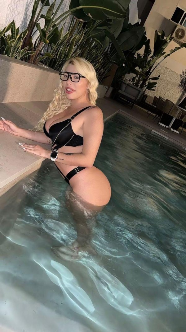 Chicas , en Barakaldo .A 742078819