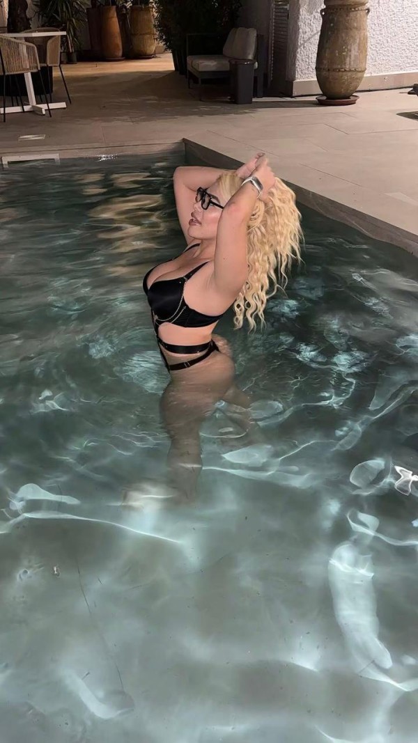 Chicas , en Barakaldo .A 742078819