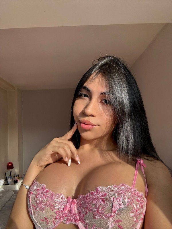 JOVENCITA VICIOSA LLENA DE MORBO Y ADICTA AL SEXO