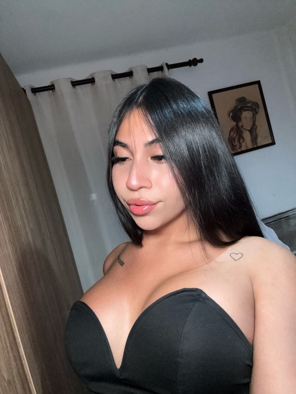 JOVENCITA VICIOSA LLENA DE MORBO Y ADICTA AL SEXO