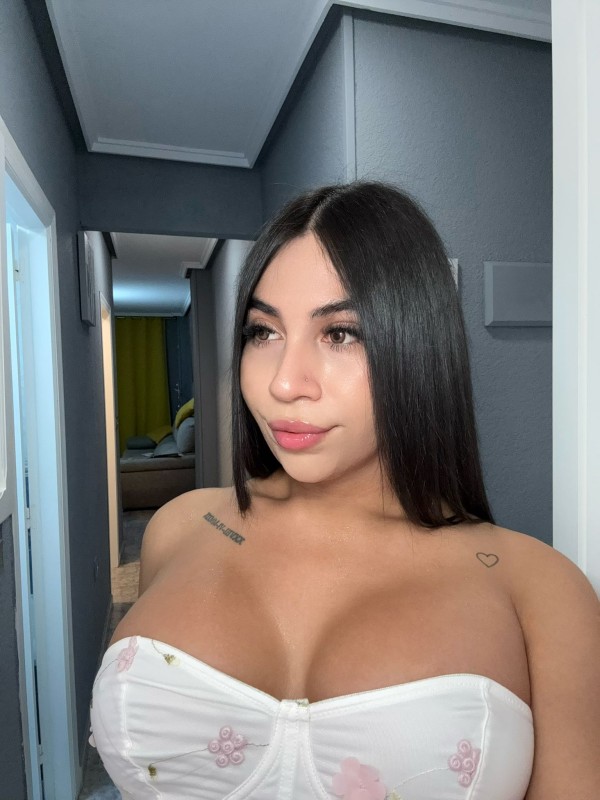 JOVENCITA VICIOSA LLENA DE MORBO Y ADICTA AL SEXO