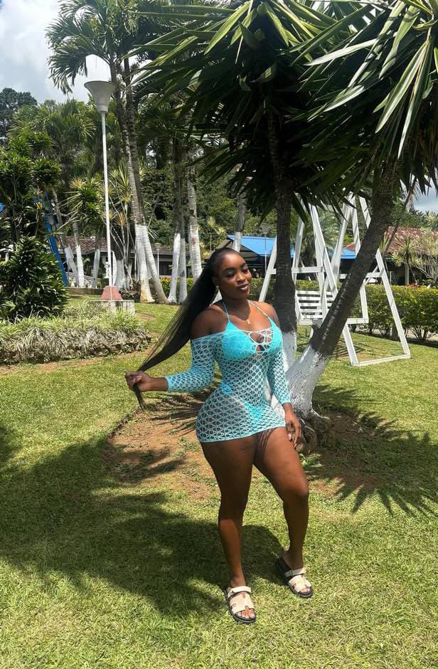 EN SALT FOGOSA EXQUISITA BOMBA DE SEXO