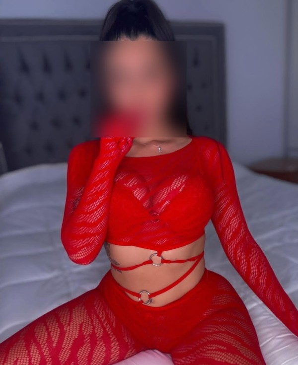 Karol Mientras te corres te la sigo chupando!!