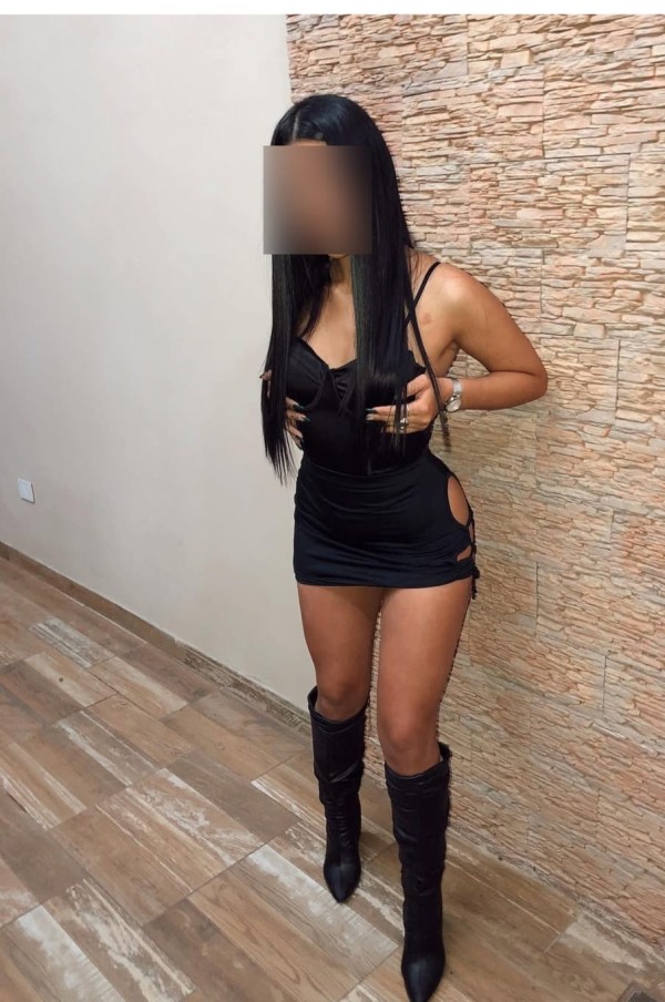 Karol Mientras te corres te la sigo chupando!!