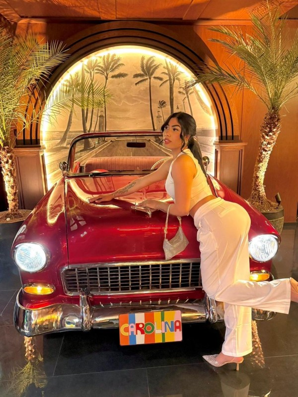 universitaria muy guapa 20 años